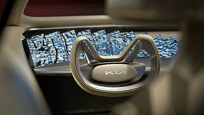 Logo KIA mới trên vô lăng